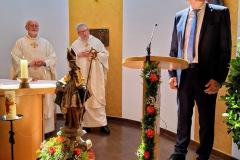 2b7eae03-0567-4f14-8d7b-1e2712afd35e-3