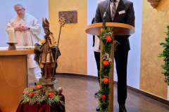 74f4c48f-3f42-4a13-a6b1-c73a107f8c7c-3