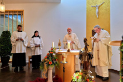 fdbf409a-4b61-4d0c-9c75-c043a0897775-3