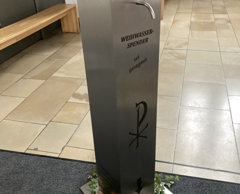 Weihwasserspender