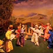 Krippenszene: Jesus fragt "Für wen halten mich die Menschen?" und schließlich zu Simon "Du bist Petrus – der Fels"